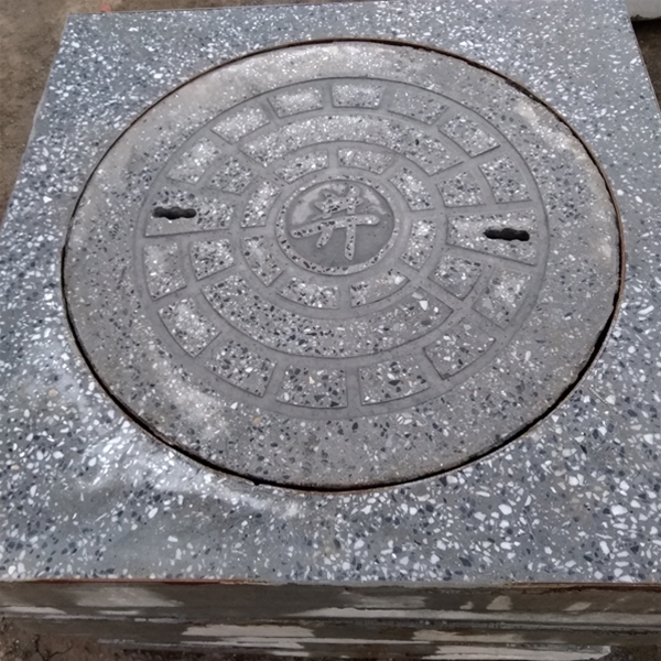 水泥井盖